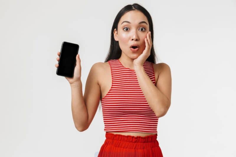 celular 149 Smartphone Xiaomi de gama alta mostrando su diseño premium